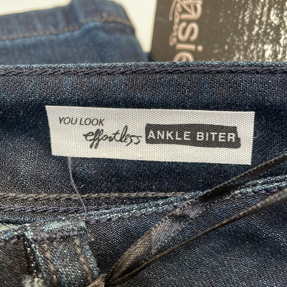 Kensie Jeans Ankle Biter Size 32 - NWT - Picture 3 of 7